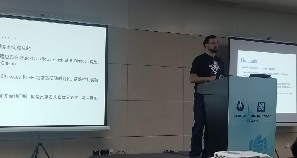 Noah Abrahams 讲解 Kubernetes 沟通渠道。摄影:Jerry Zhang